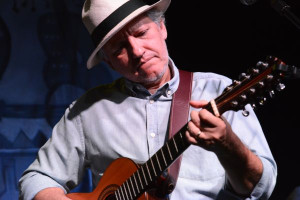 Clube do Choro de Brasília apresenta: Carlinhos Veiga – 40 anos de música, histórias e emoção!