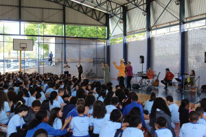 Projeto Folguedos Caipiras leva música, histórias e tradições brasileiras a escolas públicas do DF