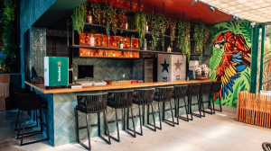 Tauá Resort Atibaia renova experiências com piscina térmica reformada, incluindo novo bar, lounge e quartos repaginados Tauá Resort Atibaia renova experiências com piscina térmica reformada, incluindo novo bar, lounge e quartos repaginados