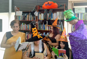 Livros ou travessuras? FAC troca doces por leitura no Dia das Bruxas