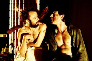 CCBB apresenta o espetáculo Velhos caem do céu como canivetes