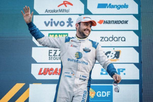 Felipe Fraga vence corrida 40 da BRB Stock Car em Brasília
